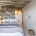 Assa -mykonos Kalo Livadi